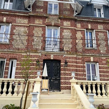 Le Manoir De La Baronnie Villa Norrey-en-Auge Exterior foto