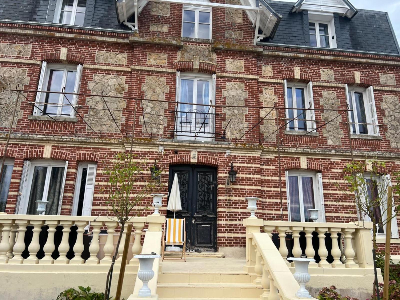 Le Manoir De La Baronnie Villa Norrey-en-Auge Exterior foto